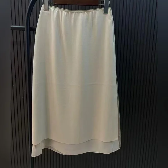 Vince Double Side-Slit Straight Skirt - Picture 5 of 5